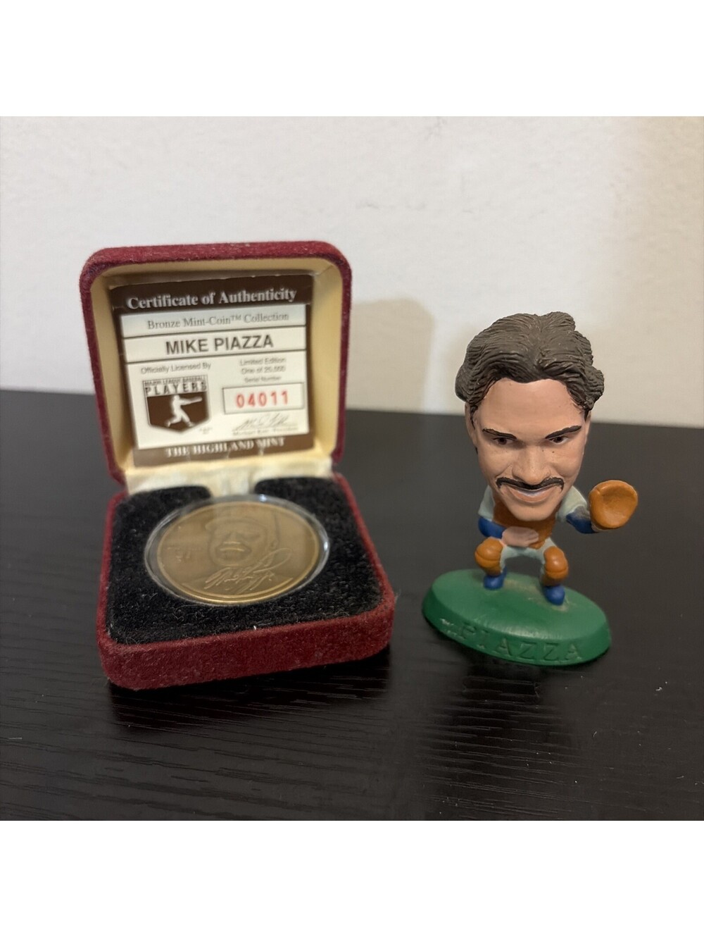 Mike Piazza Highland Mint Bronze Medallion/Headliner Figure Dodgers Limited Ed